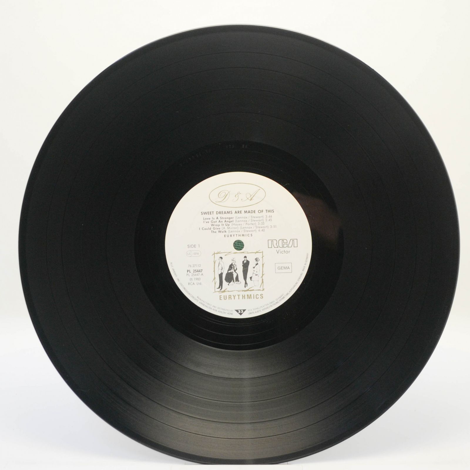 Eurythmics — Sweet Dreams Are Made Of This, 1983