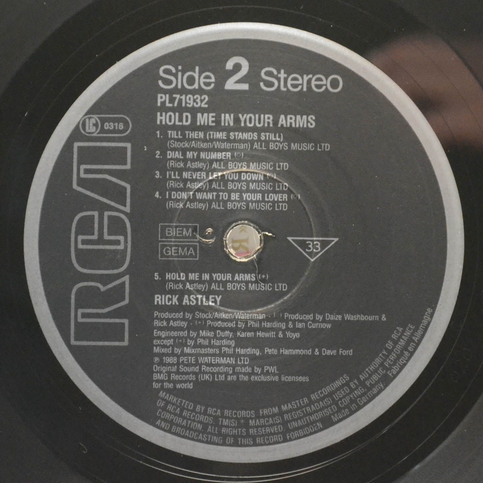 Виниловая пластинка Rick Astley — Hold Me In Your Arms, 1988