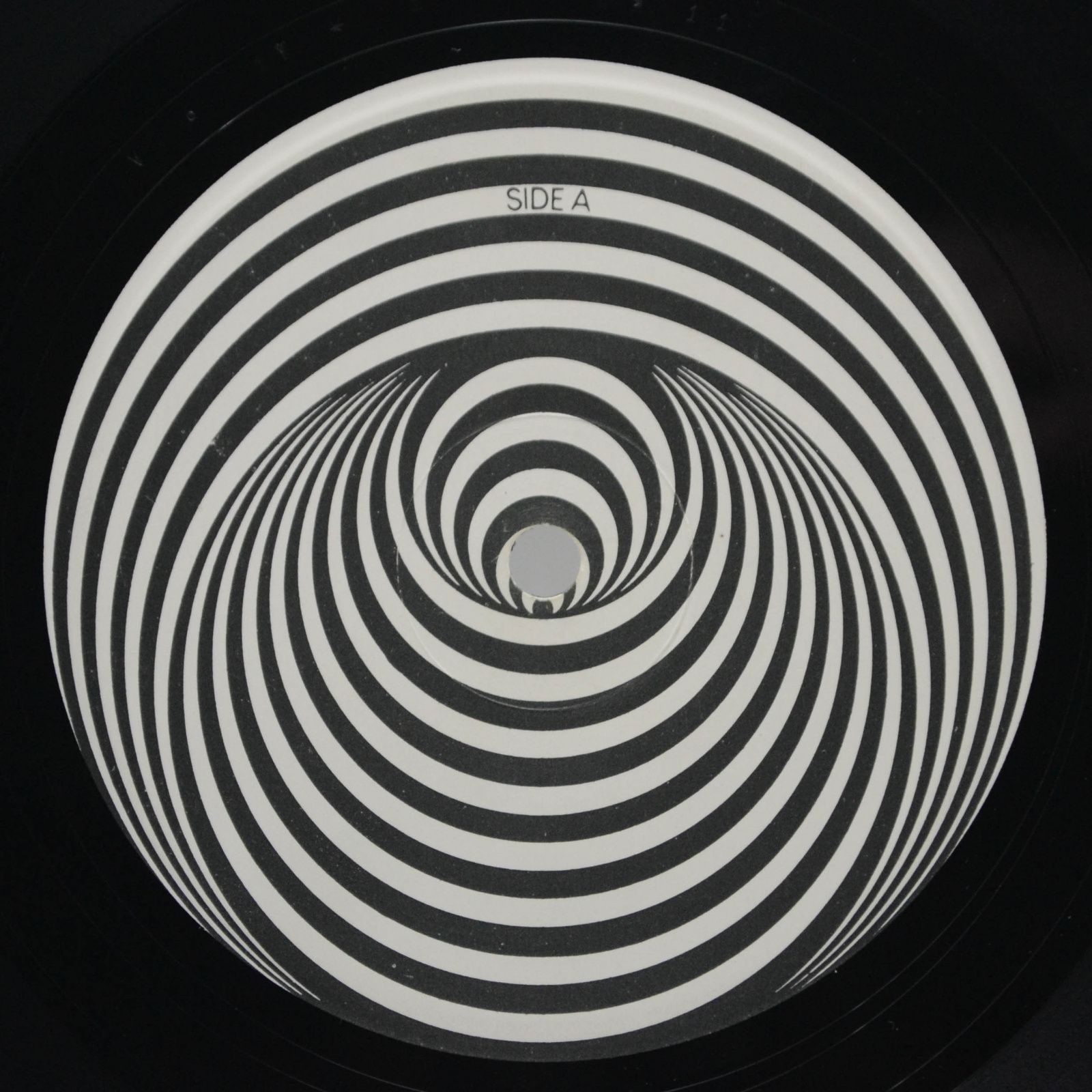 Black Sabbath — Black Sabbath (UK, Vertigo "Swirl"), 1970