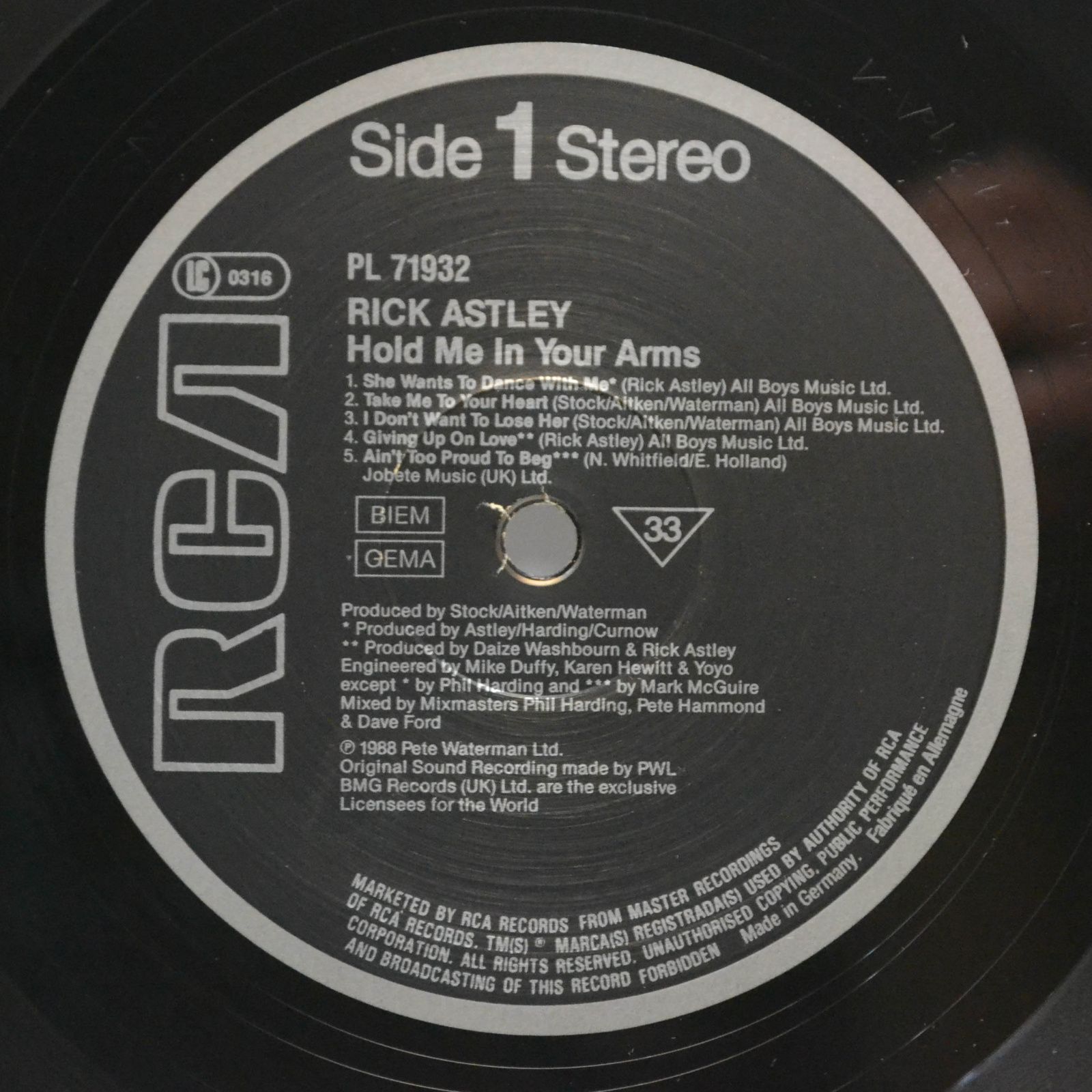 Виниловая пластинка Rick Astley — Hold Me In Your Arms, 1988