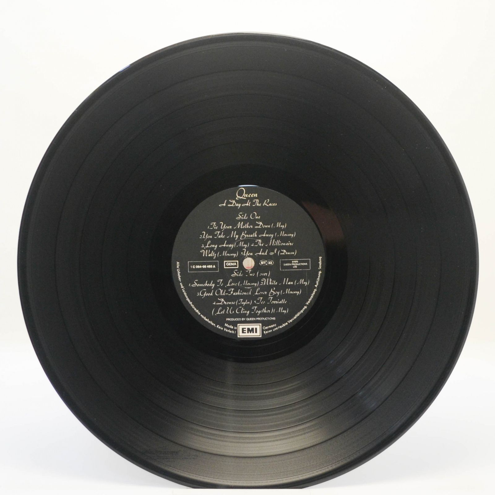 Queen — A Day At The Races, 1976