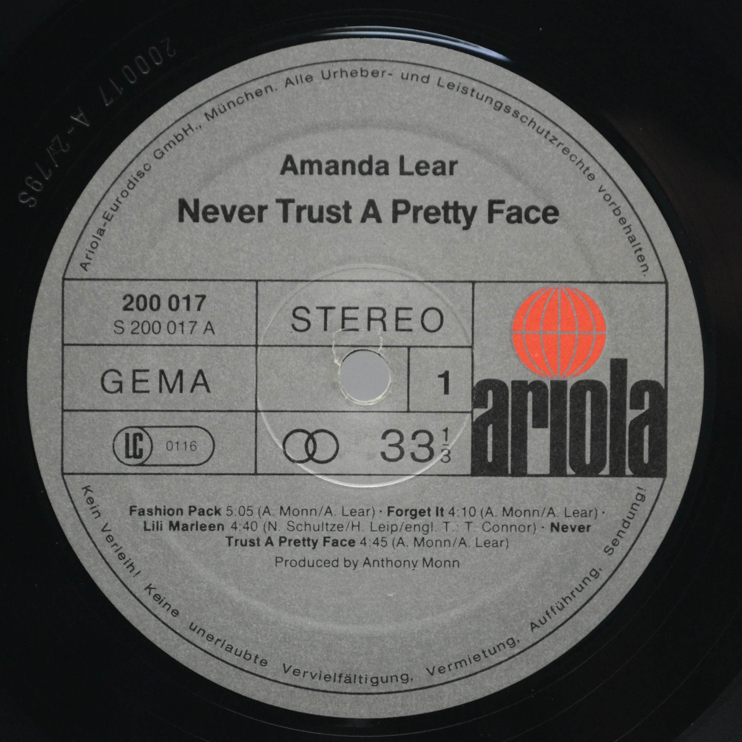 Виниловая пластинка Amanda Lear — Never Trust A Pretty Face, 1979