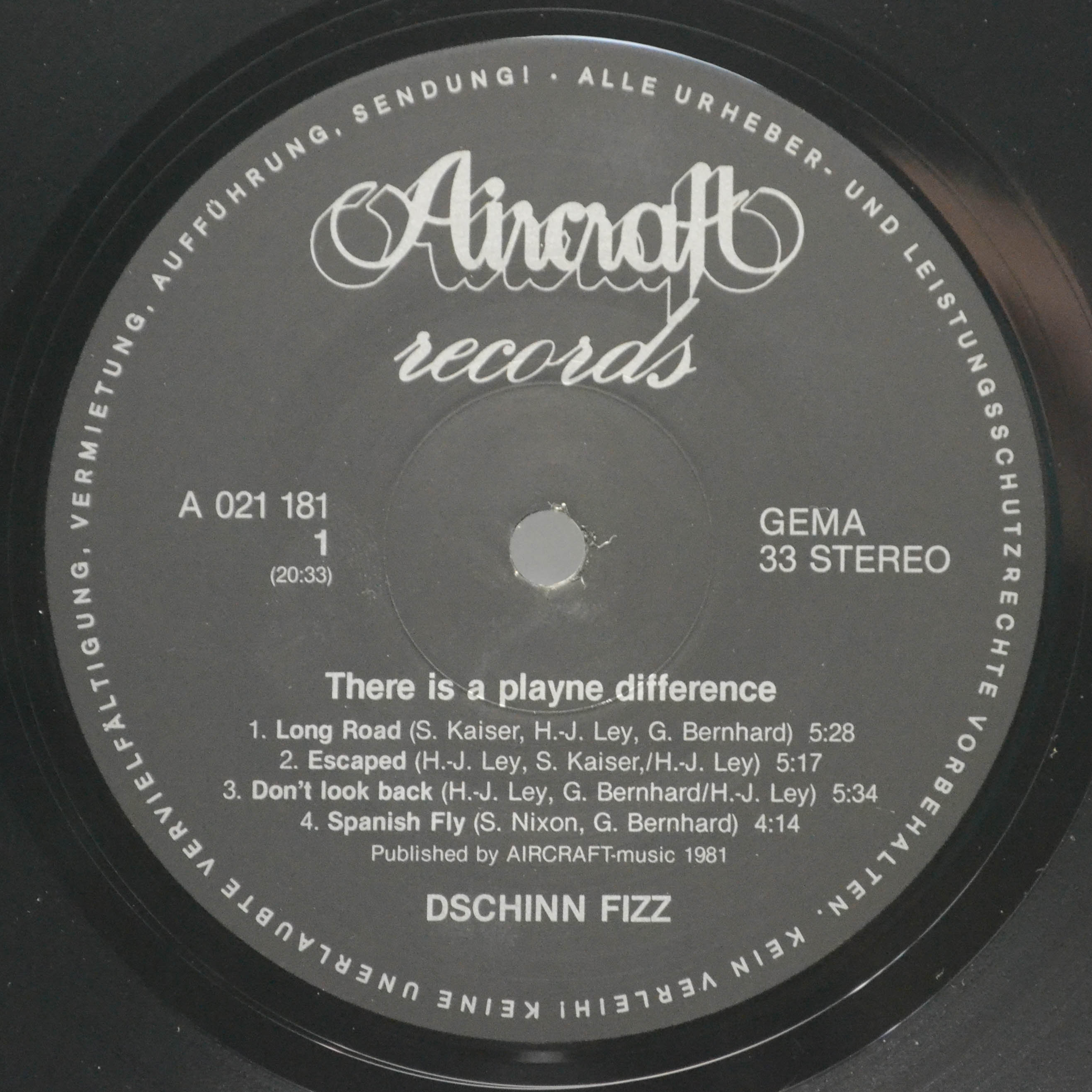 Виниловая пластинка Dschinn Fizz — There Is A Playne Difference, 1981