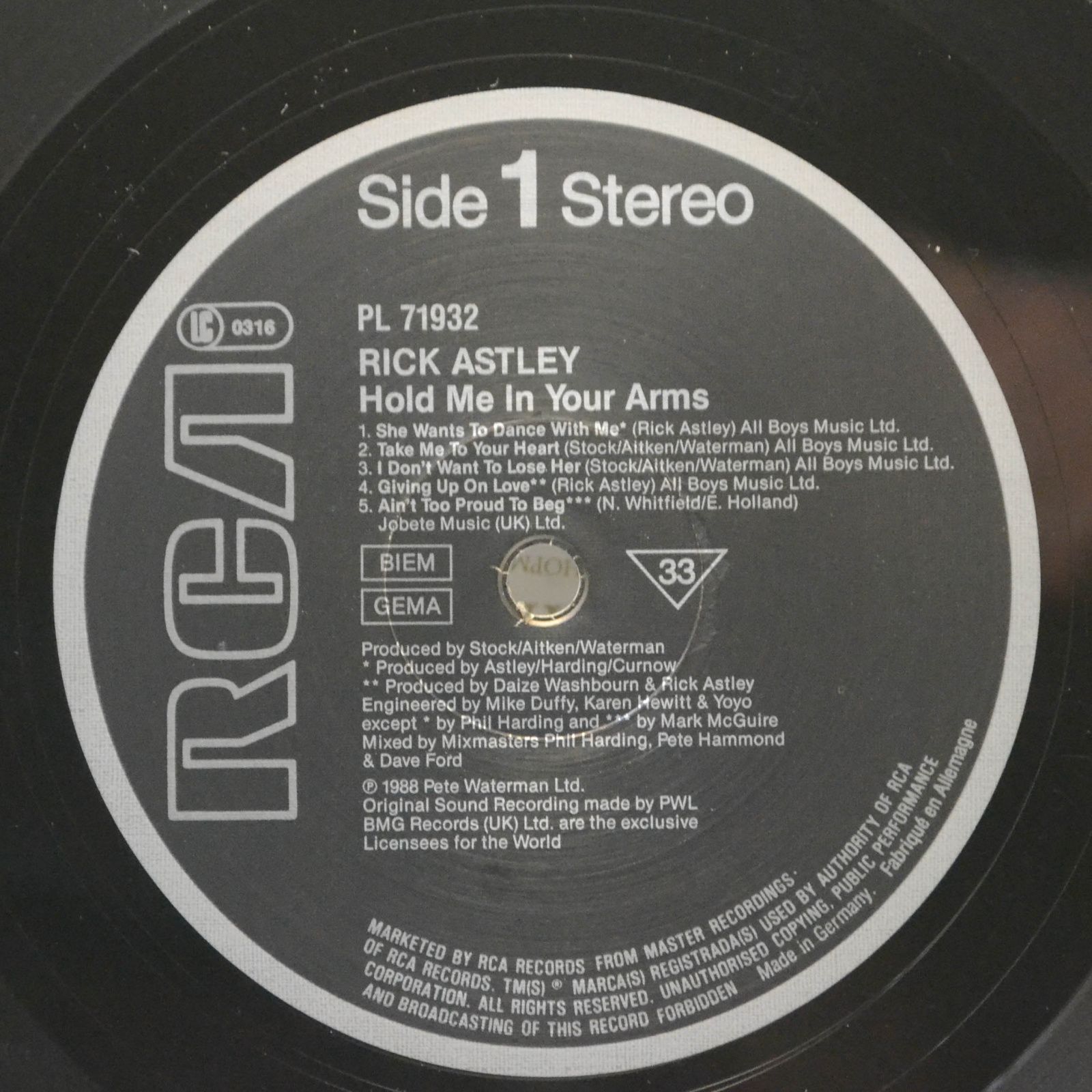 Виниловая пластинка Rick Astley — Hold Me In Your Arms, 1988