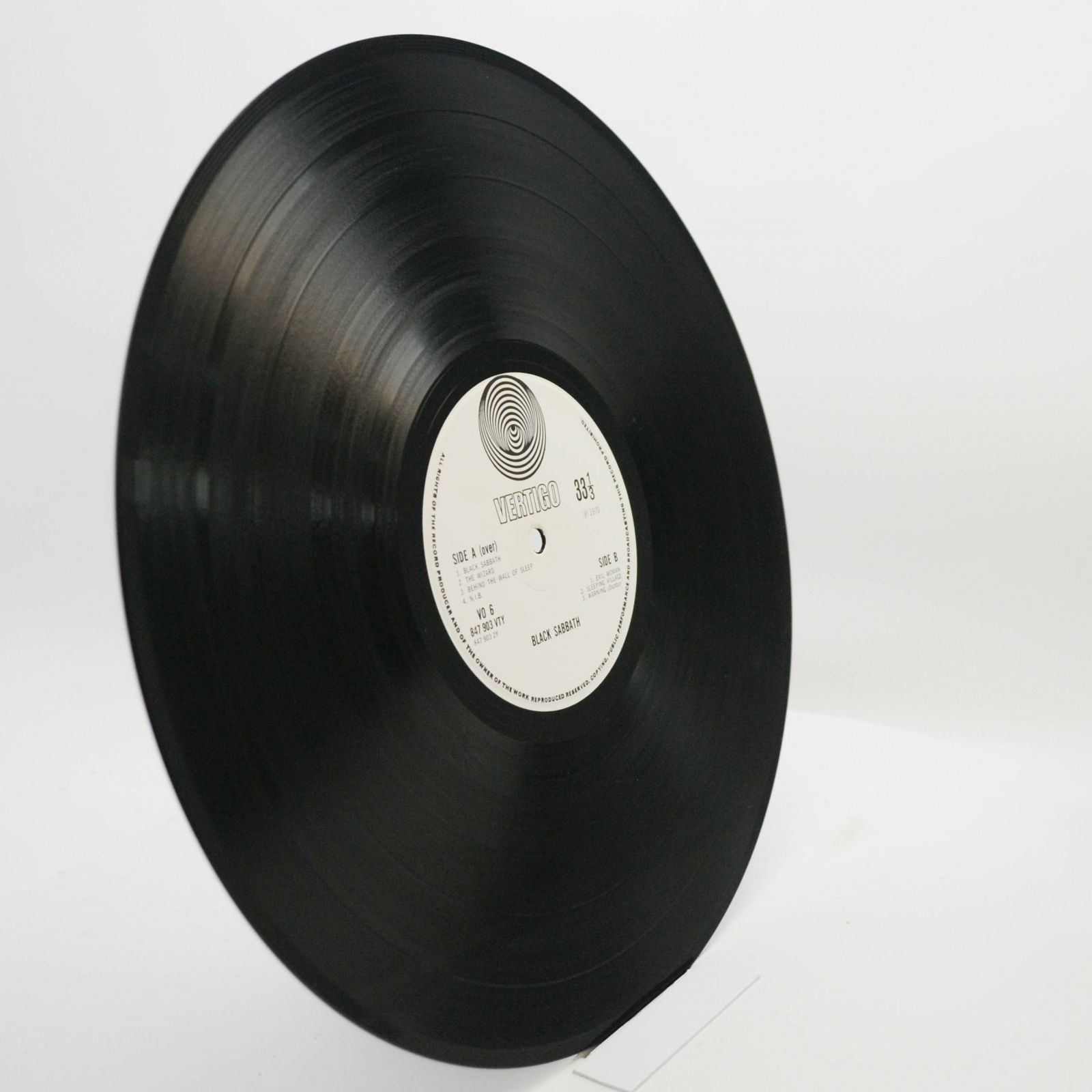 Black Sabbath — Black Sabbath (UK, Vertigo "Swirl"), 1970