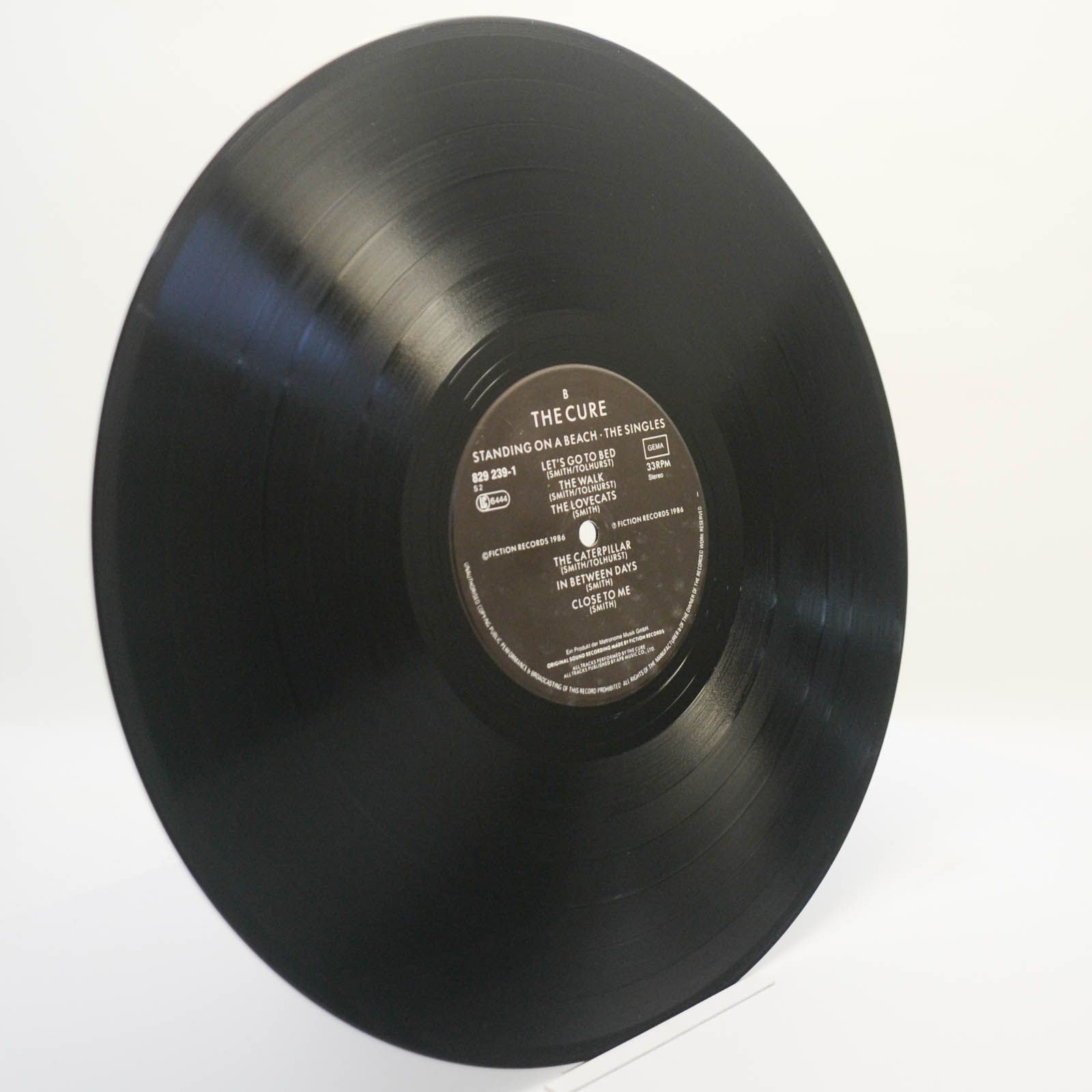 Cure — Standing On A Beach · The Singles, 1986